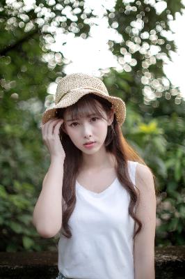 巜被部长玩弄的人妻》